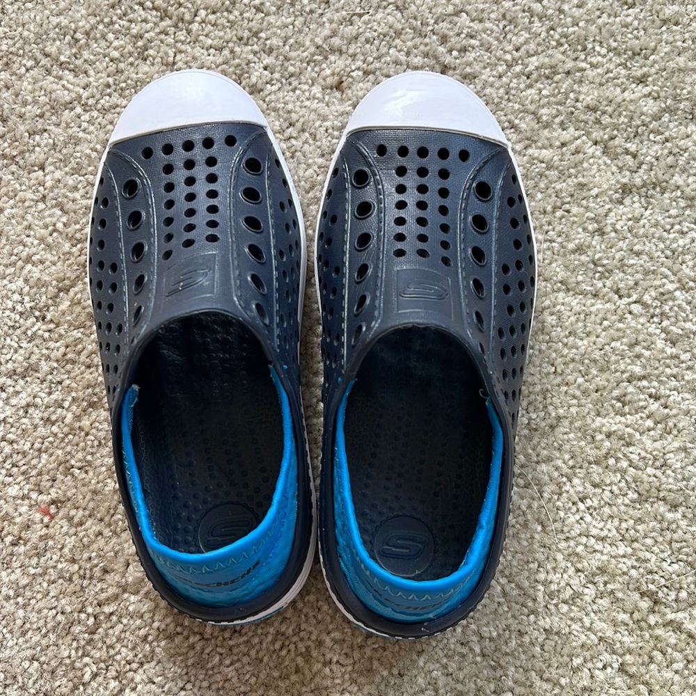 SKETCHERS Foamies size boys 13
